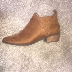 American Eagle Faux-Suede Booties Size 9